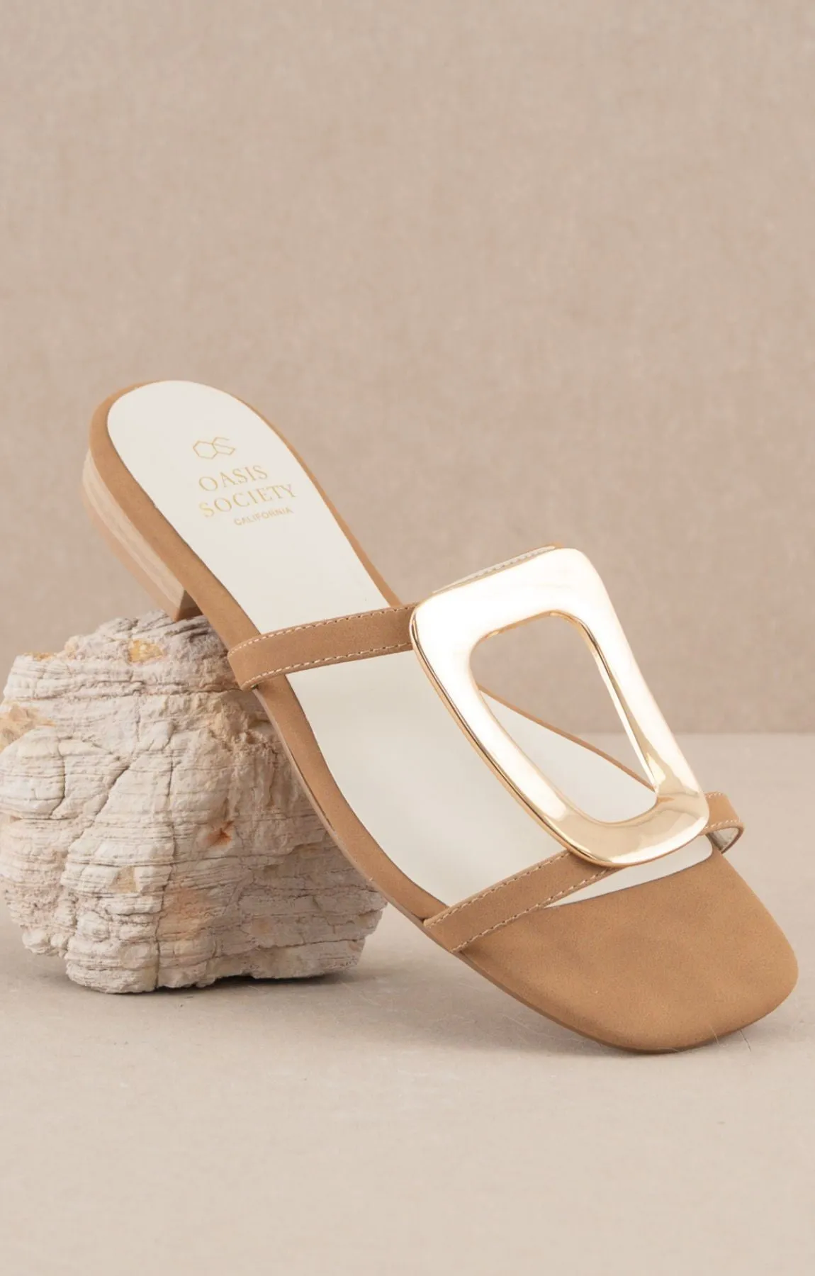 AMIYAH STATEMENT BUCKLE SANDAL | CAMEL