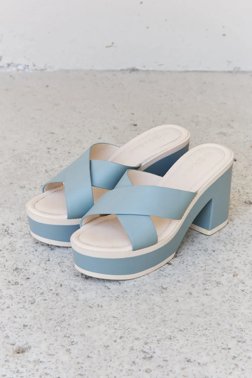 *APP EXCLUSIVE* Platform Sandals in Misty Blue