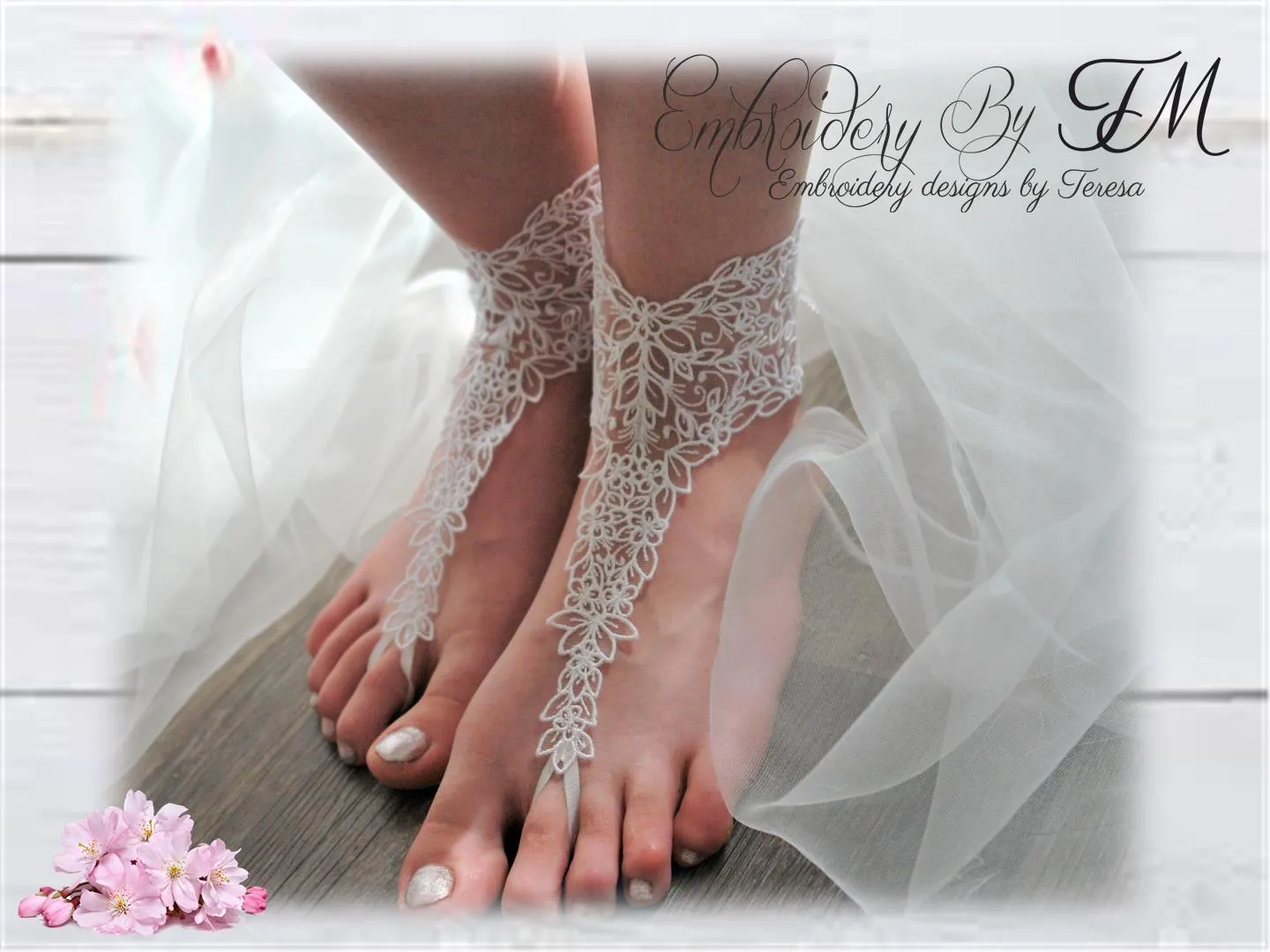 Barefoot sandals No.2 / design on tulle / 7x12 hoop