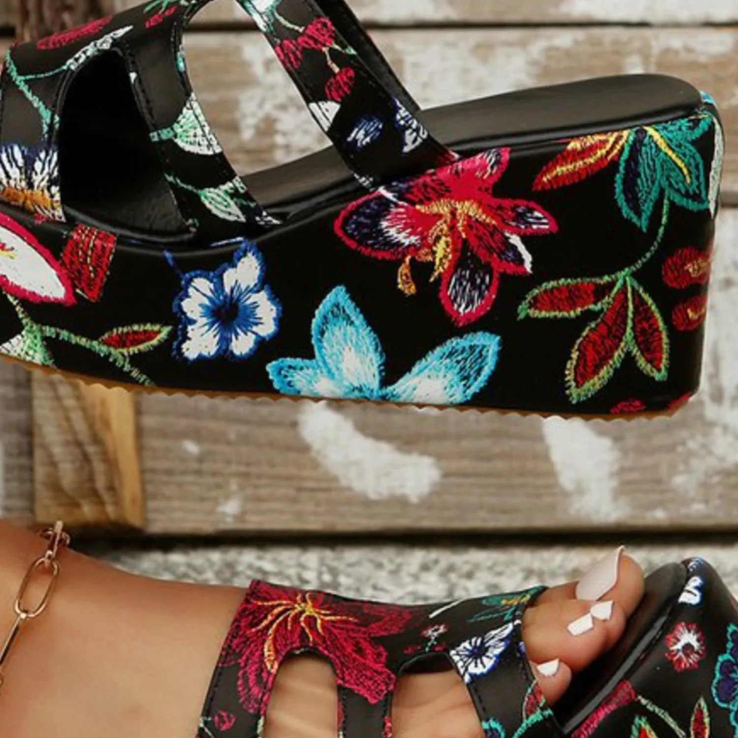 Cutout Floral Peep Toe Wedges Platform Sandals