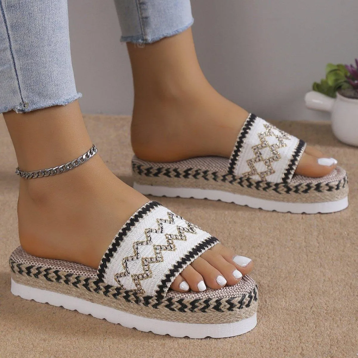 Donna Geometric Weave Platform Sandals