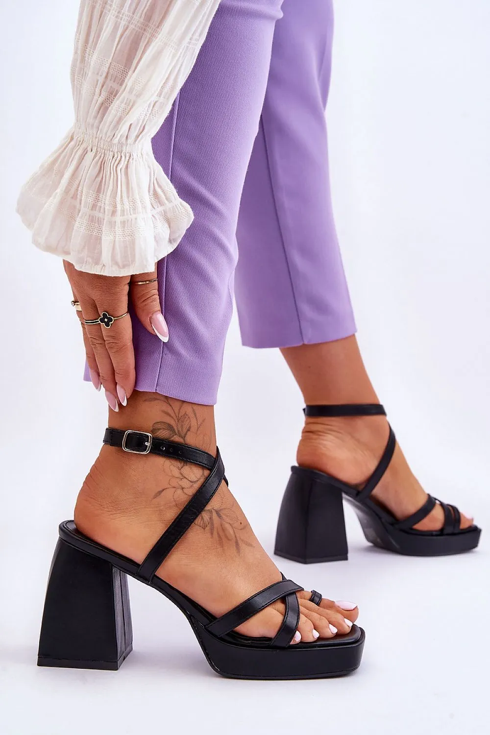 Heel sandals Step in style