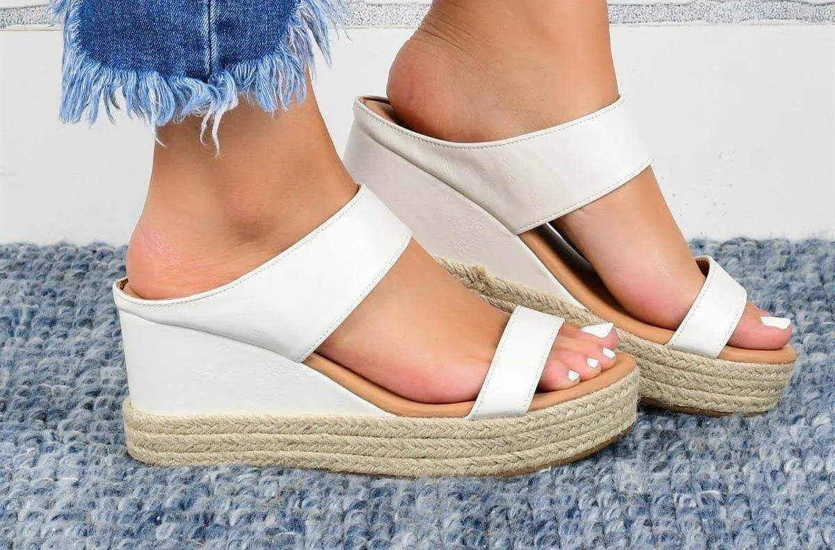 Hemp High Wedge Casual Sandals with Round Toe Design