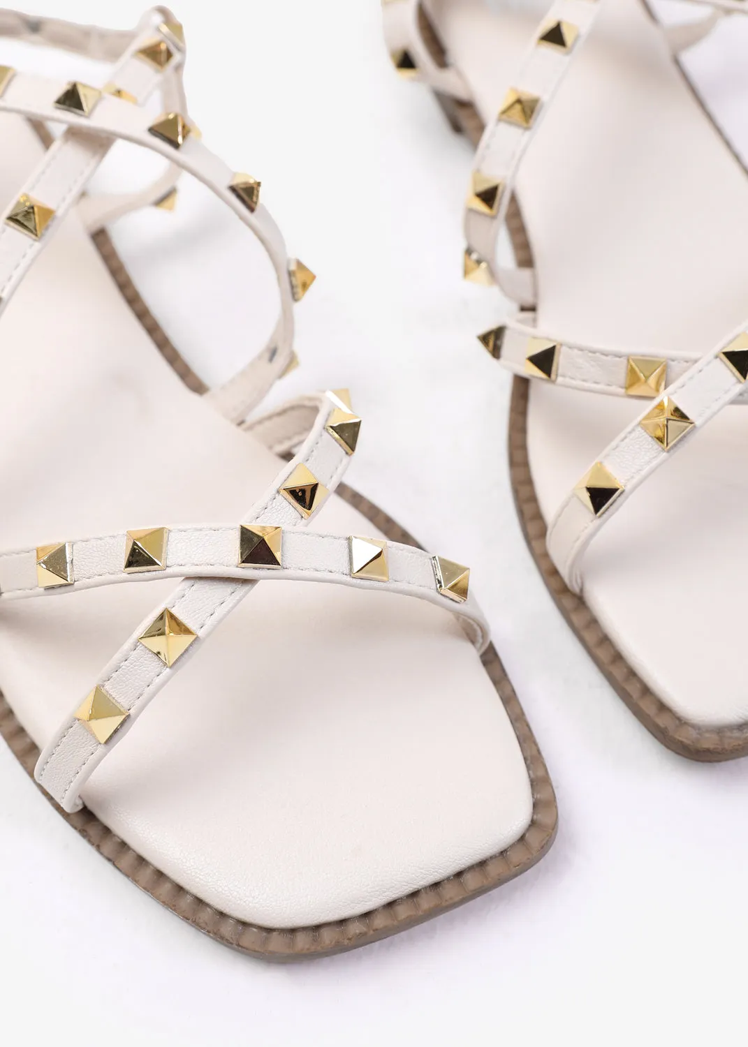 MONTANA GLADIATOR SANDAL WITH STUDD DETAIL IN CREAM FAUX LEATHER